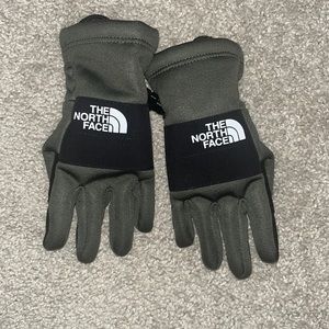 North face toddler gloves
